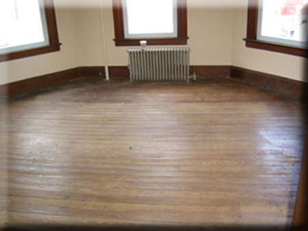 Podlaha před renovací Podlaha před renovací
