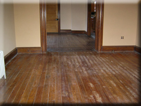 Podlaha před renovací