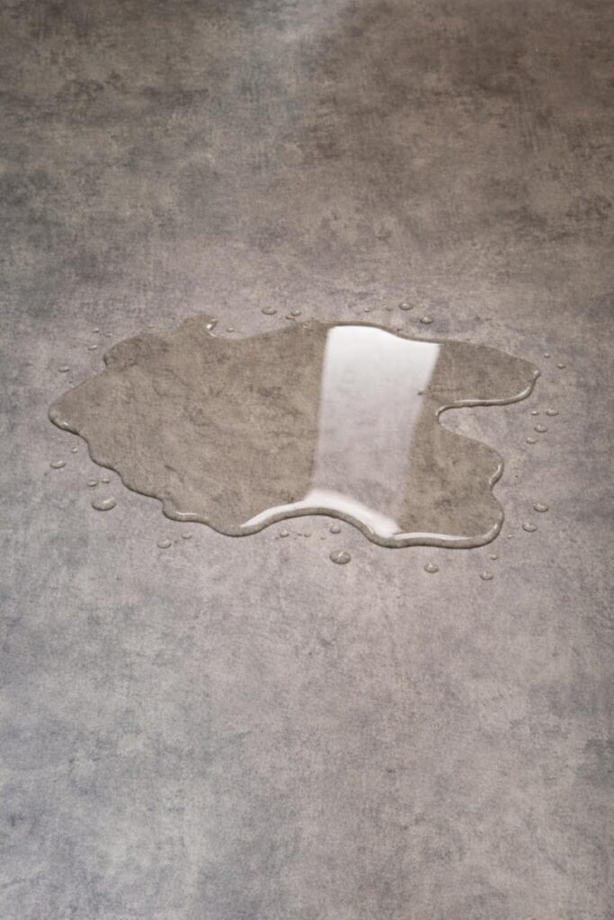 Voda na podlaze - PVC podlaha – první krok je rychlé odstranění vlhkosti